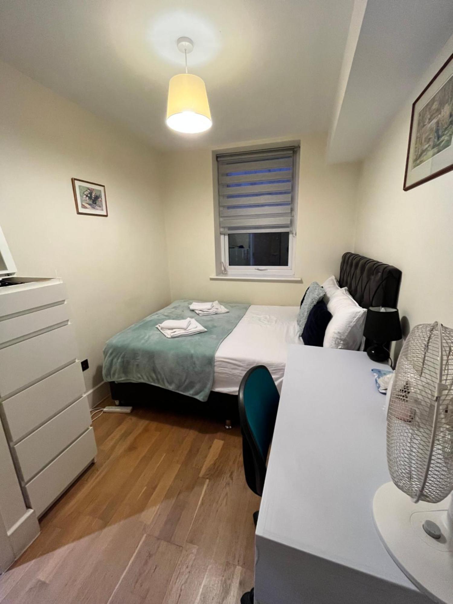 Metropolitan Coziness Private Bedrooms In Euston Station 161 London Eksteriør billede