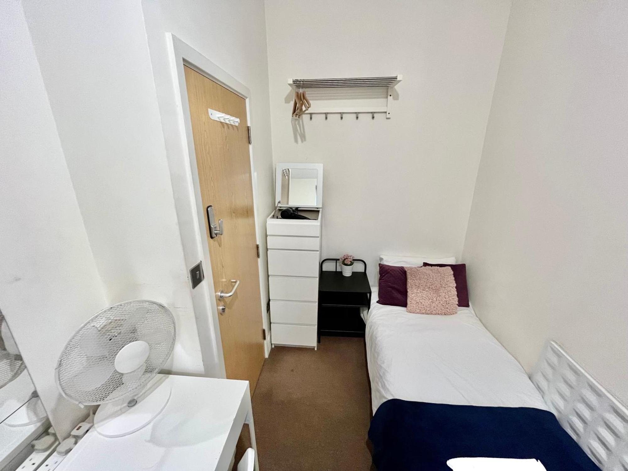 Metropolitan Coziness Private Bedrooms In Euston Station 161 London Eksteriør billede