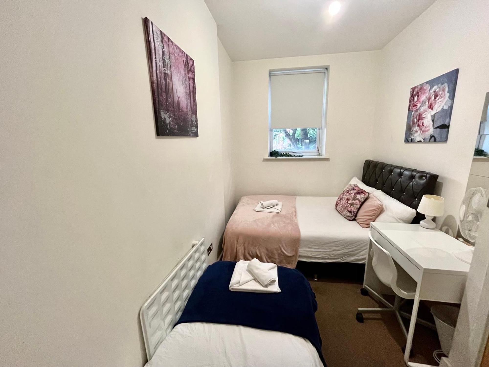 Metropolitan Coziness Private Bedrooms In Euston Station 161 London Eksteriør billede