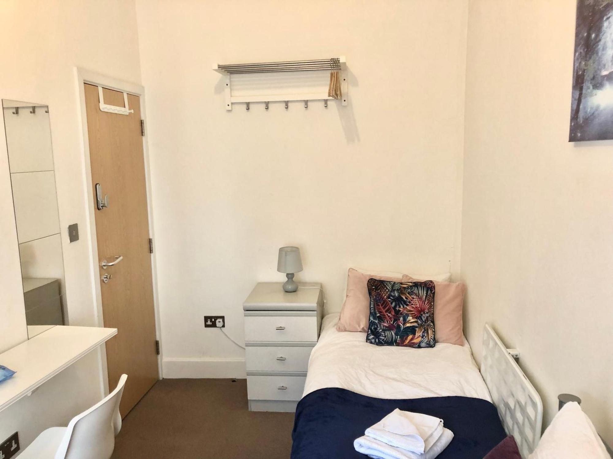 Metropolitan Coziness Private Bedrooms In Euston Station 161 London Eksteriør billede