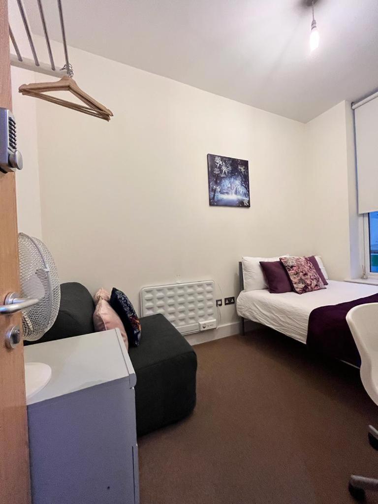 Metropolitan Coziness Private Bedrooms In Euston Station 161 London Eksteriør billede