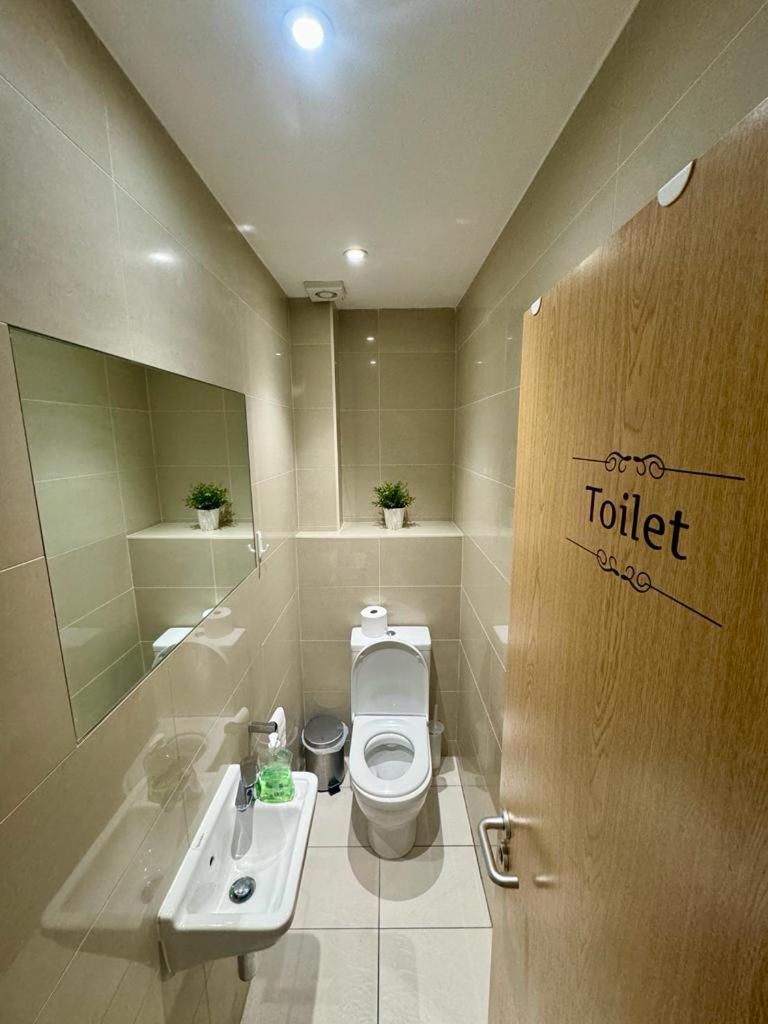 Metropolitan Coziness Private Bedrooms In Euston Station 161 London Eksteriør billede