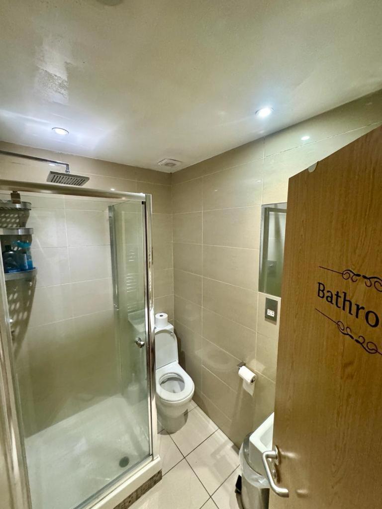Metropolitan Coziness Private Bedrooms In Euston Station 161 London Eksteriør billede